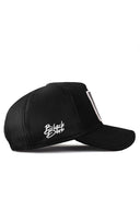 a harf logolu siyah trucker sapka
