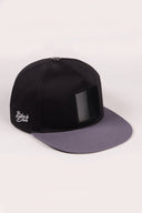 gri-siyah hip hop sapka